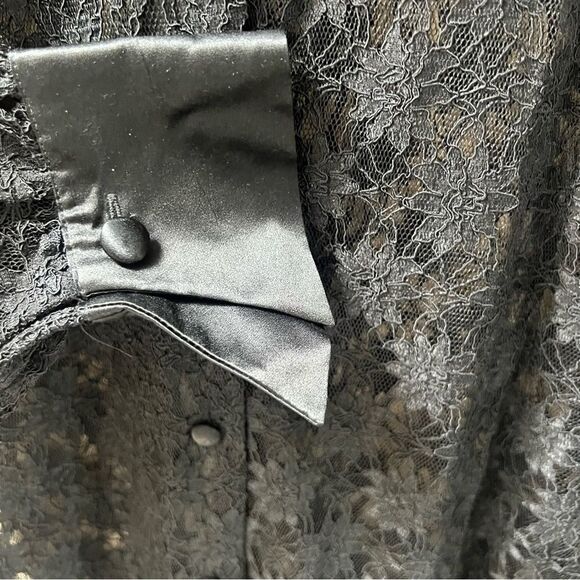 Liz Claiborne lace longline button down top. Size 12 - Picture 4 of 7